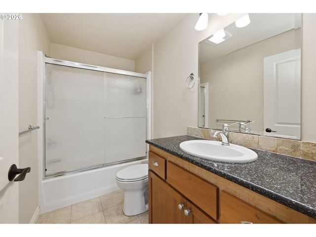 2148 Lomond Ave, Springfield, OR 97477