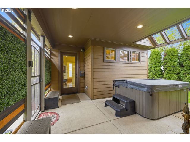 2148 Lomond Ave, Springfield, OR 97477