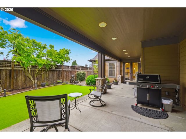 2148 Lomond Ave, Springfield, OR 97477