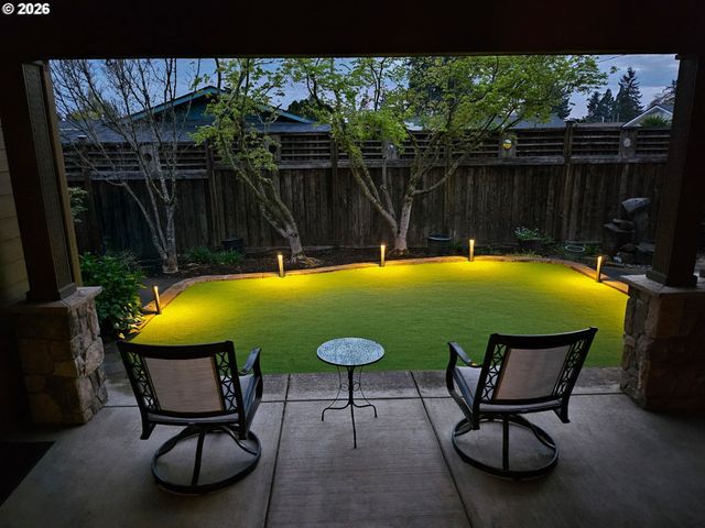 2148 Lomond Ave, Springfield, OR 97477