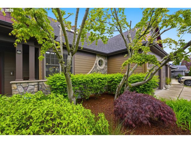 2148 Lomond Ave, Springfield, OR 97477