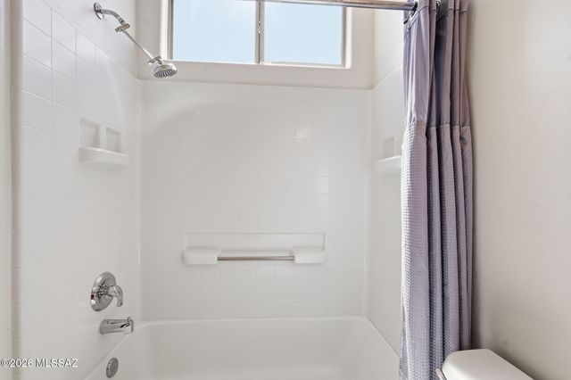 2001 W Amblemorn Drive, Green Valley, AZ 85622