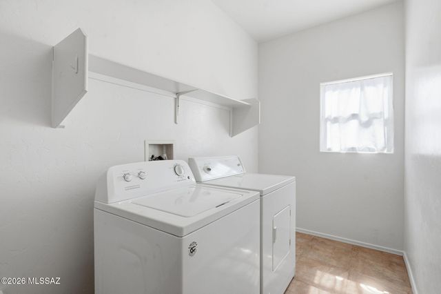 2001 W Amblemorn Drive, Green Valley, AZ 85622