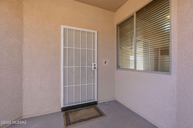 2001 W Amblemorn Drive, Green Valley, AZ 85622