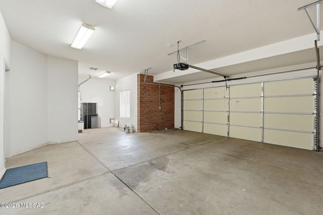 2001 W Amblemorn Drive, Green Valley, AZ 85622