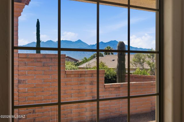 2001 W Amblemorn Drive, Green Valley, AZ 85622