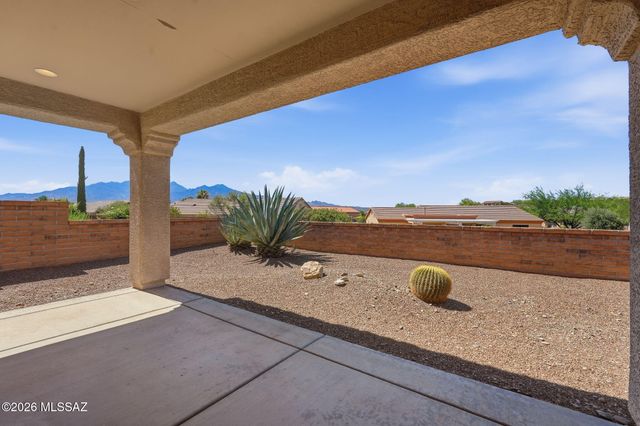 2001 W Amblemorn Drive, Green Valley, AZ 85622