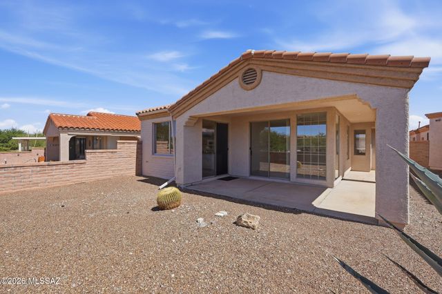 2001 W Amblemorn Drive, Green Valley, AZ 85622