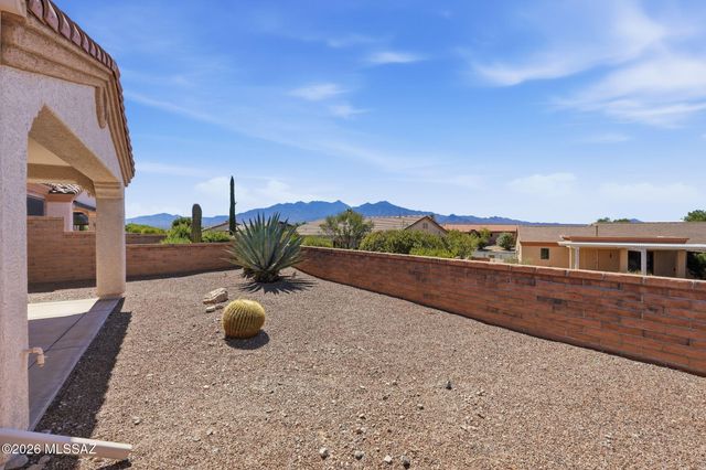 2001 W Amblemorn Drive, Green Valley, AZ 85622