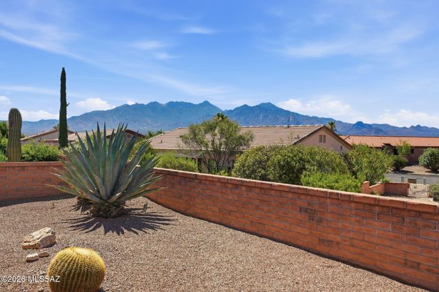 2001 W Amblemorn Drive, Green Valley, AZ 85622
