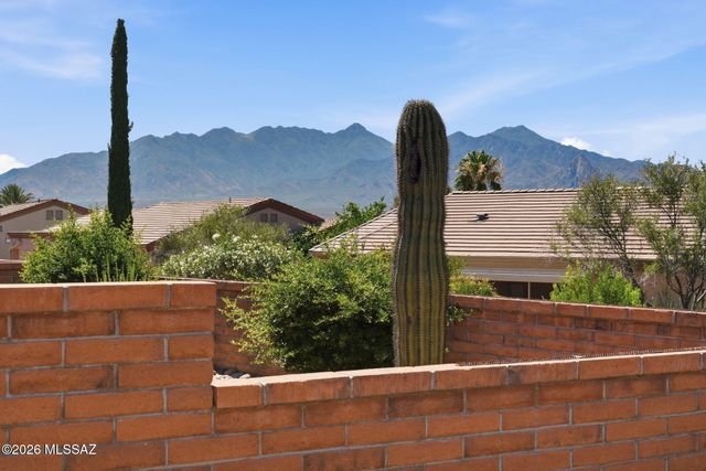 2001 W Amblemorn Drive, Green Valley, AZ 85622
