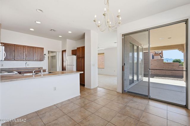2001 W Amblemorn Drive, Green Valley, AZ 85622