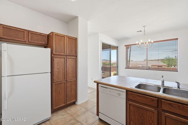 2001 W Amblemorn Drive, Green Valley, AZ 85622