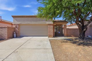 2001 W Amblemorn Drive, Green Valley, AZ 85622