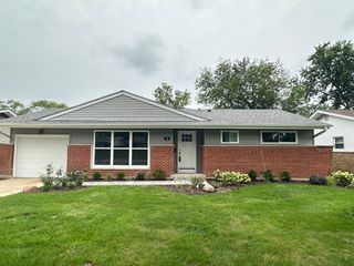 38 Evergreen Street, Elk Grove Village, IL 60007
