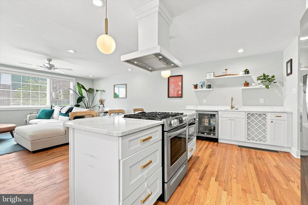 557 LIVEZEY ST, PHILADELPHIA, PA 19128 — photo 3