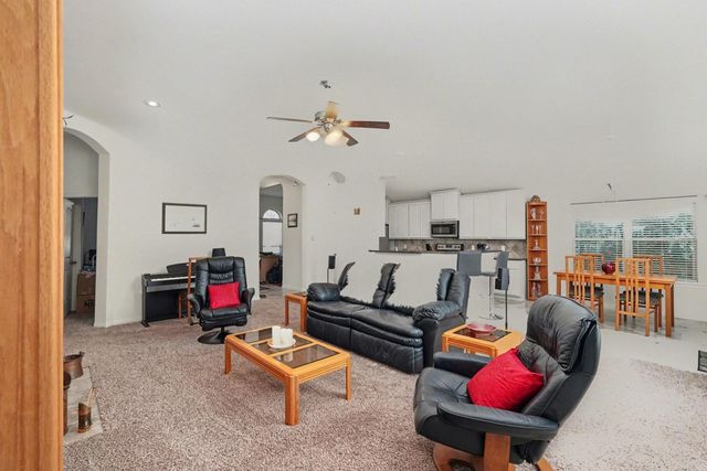 3142 Fitzgerald Drive, Montgomery, TX 77356