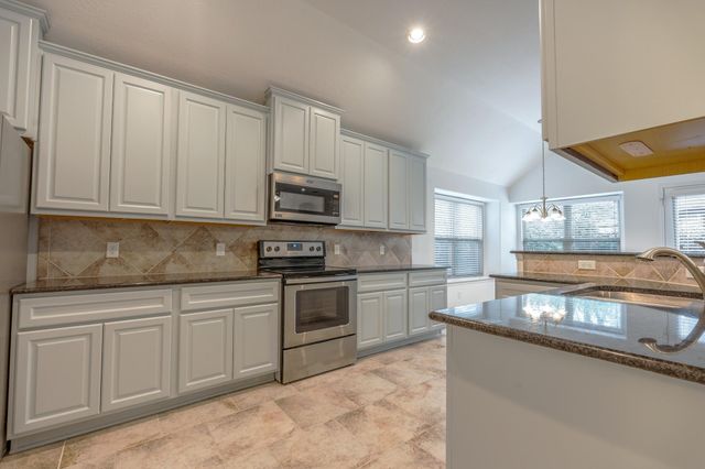 3142 Fitzgerald Drive, Montgomery, TX 77356