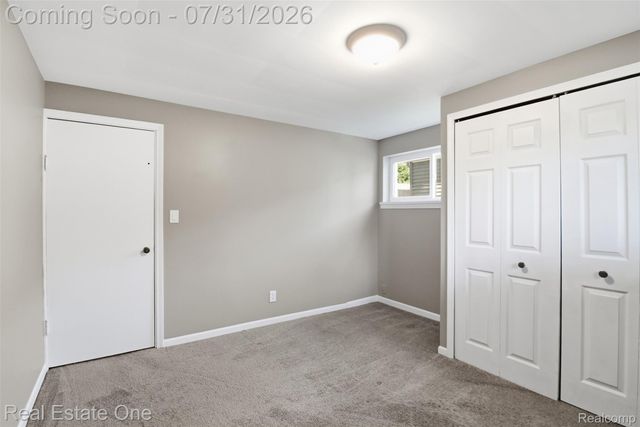 1615 S Commerce Road, Wolverine Lake Village, MI 48390