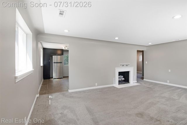 1615 S Commerce Road, Wolverine Lake Village, MI 48390