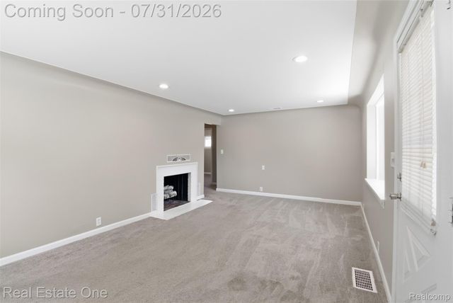 1615 S Commerce Road, Wolverine Lake Village, MI 48390