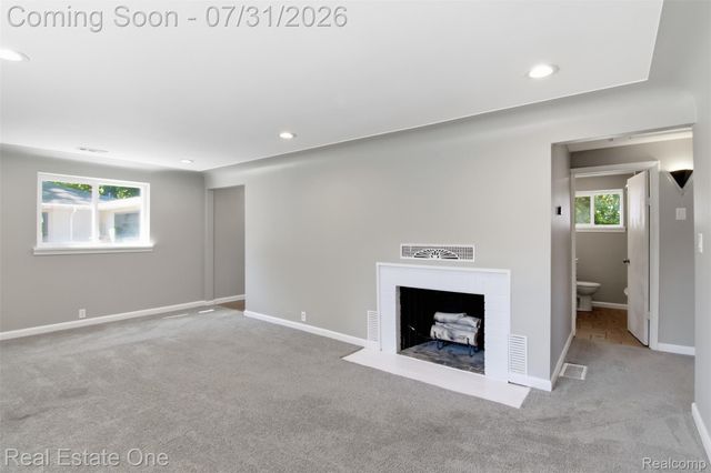 1615 S Commerce Road, Wolverine Lake Village, MI 48390