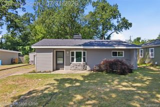 1615 S Commerce Road, Wolverine Lake Village, MI 48390