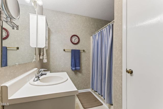 206 Fox Hollow Drive, Clayton, NC 27527