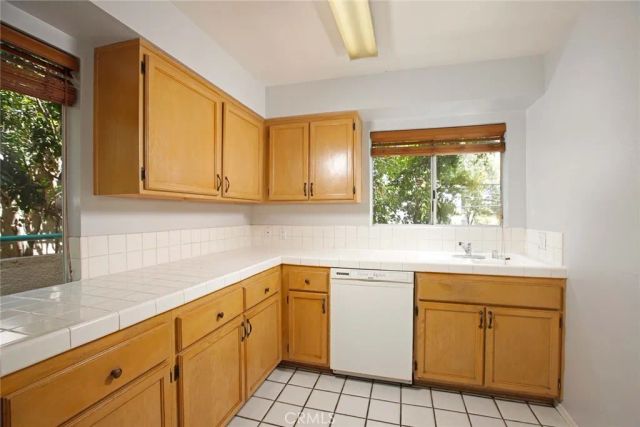 1421 5th 10, Glendale, CA 91201