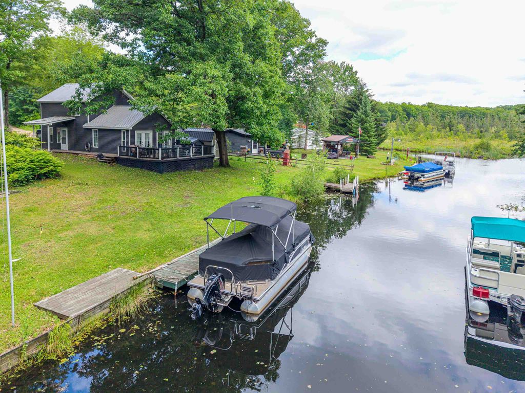 5311 Pointview Drive, Harrison, MI 48625