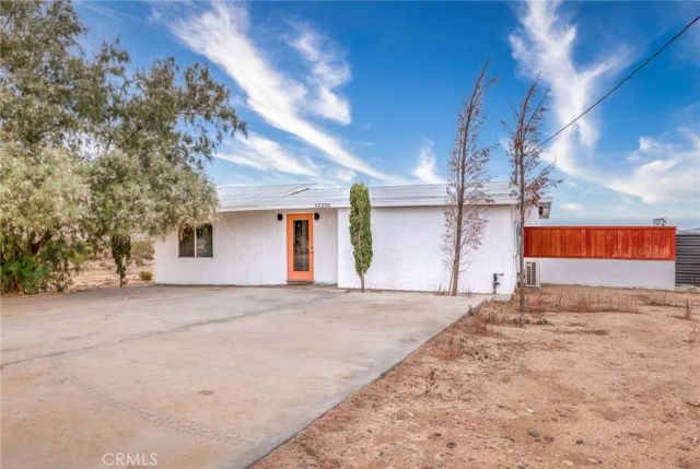 55500 Massachusets, Landers, CA 92285