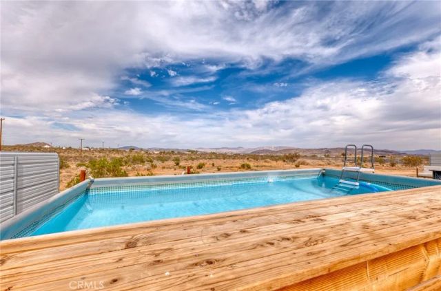 55500 Massachusets, Landers, CA 92285