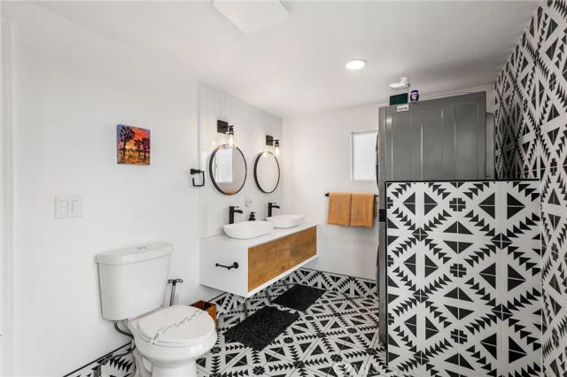 55500 Massachusets, Landers, CA 92285