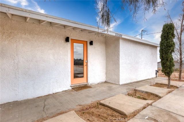 55500 Massachusets, Landers, CA 92285