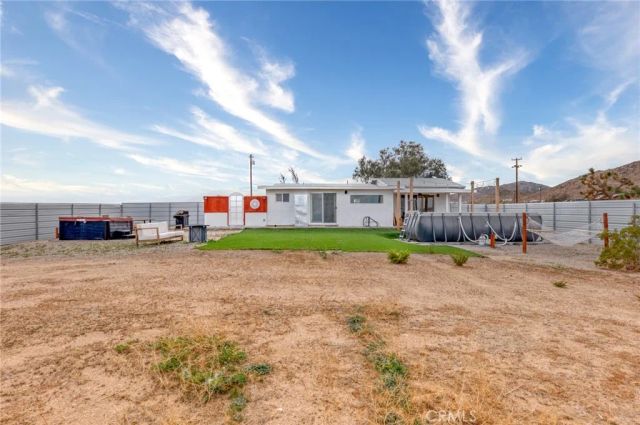 55500 Massachusets, Landers, CA 92285