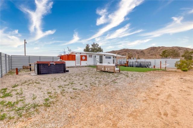 55500 Massachusets, Landers, CA 92285