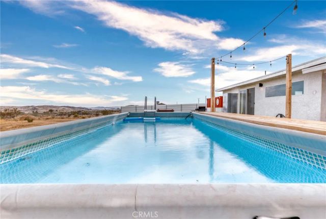 55500 Massachusets, Landers, CA 92285