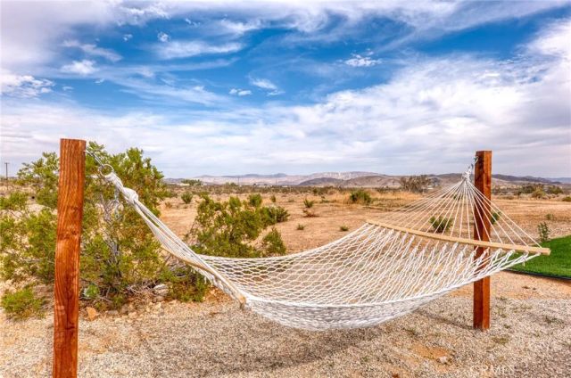 55500 Massachusets, Landers, CA 92285