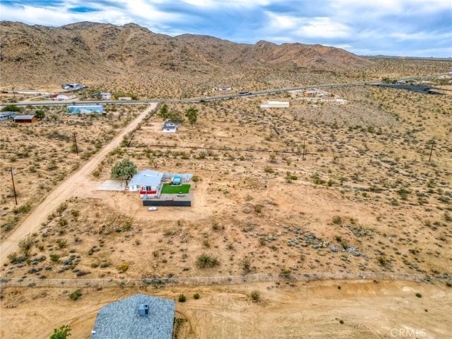 55500 Massachusets, Landers, CA 92285