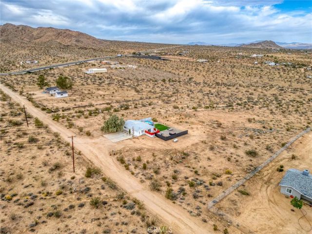 55500 Massachusets, Landers, CA 92285