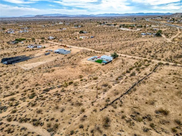 55500 Massachusets, Landers, CA 92285