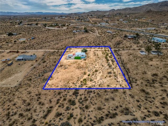 55500 Massachusets, Landers, CA 92285