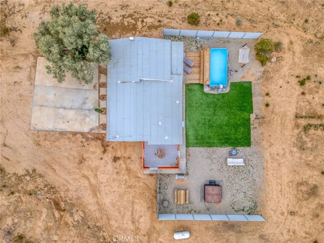 55500 Massachusets, Landers, CA 92285