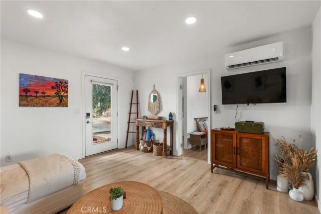 55500 Massachusets, Landers, CA 92285