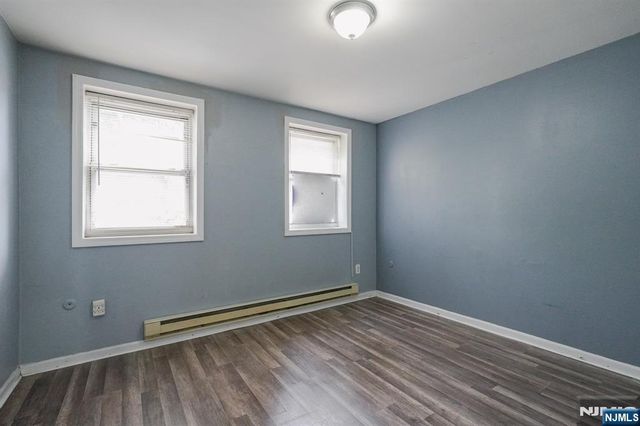 600 N 6th, Newark, NJ 07107