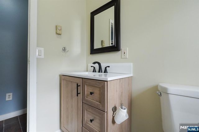 600 N 6th, Newark, NJ 07107