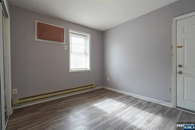 600 N 6th, Newark, NJ 07107