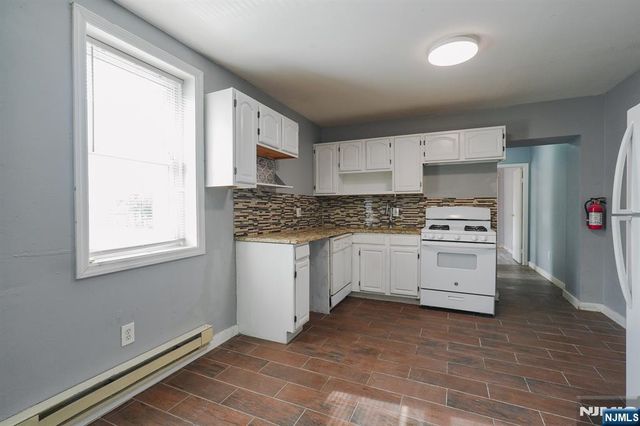 600 N 6th, Newark, NJ 07107