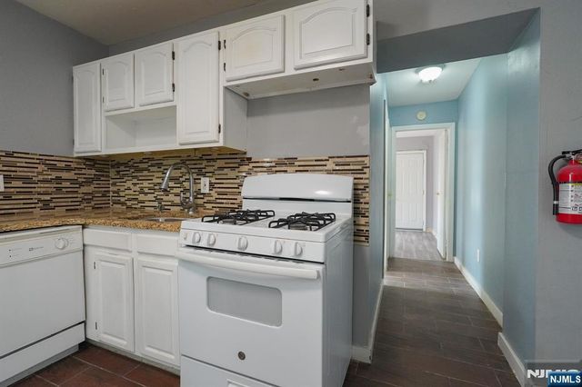 600 N 6th, Newark, NJ 07107