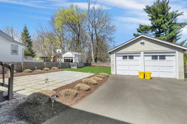 28 Harper Ter, Cedar Grove Twp., NJ 07009